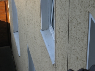 Heißwasserkorrosion an der Fensterbank