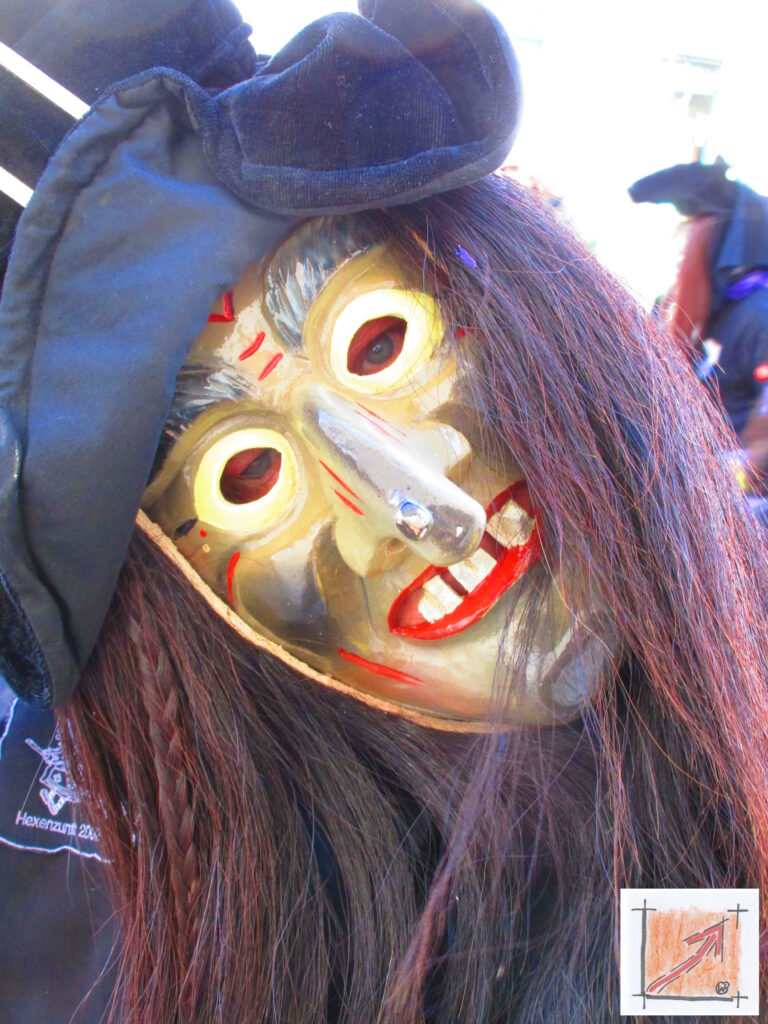 Masken Holzbildhauer schwäbisch Alemannische Fasnet Masken vom mzug aus Pfullendorf, BauFachForum, Baulexikon Wilfried Berger Masken Holzbildhauer schwäbisch Alemannische Fasnet Masken vom mzug aus Pfullendorf, BauFachForum, Baulexikon Wilfried Berger