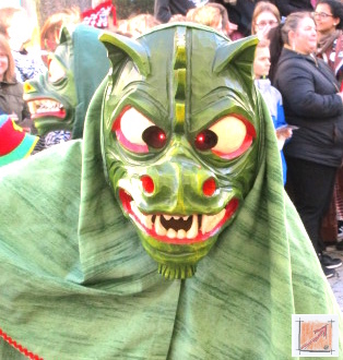 Masken Holzbildhauer schwäbisch Alemannische Fasnet Masken vom mzug aus Pfullendorf, BauFachForum, Baulexikon Wilfried Berger Masken Holzbildhauer schwäbisch Alemannische Fasnet Masken vom mzug aus Pfullendorf, BauFachForum, Baulexikon Wilfried Berger