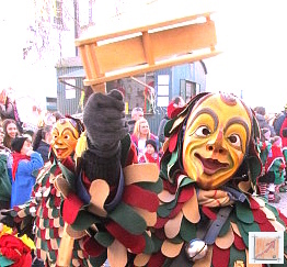 Masken Holzbildhauer schwäbisch Alemannische Fasnet Masken vom mzug aus Pfullendorf, BauFachForum, Baulexikon Wilfried Berger Masken Holzbildhauer schwäbisch Alemannische Fasnet Masken vom mzug aus Pfullendorf, BauFachForum, Baulexikon Wilfried Berger