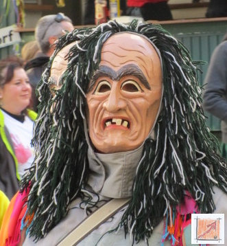 Masken Holzbildhauer schwäbisch Alemannische Fasnet Masken vom mzug aus Pfullendorf, BauFachForum, Baulexikon Wilfried Berger Masken Holzbildhauer schwäbisch Alemannische Fasnet Masken vom mzug aus Pfullendorf, BauFachForum, Baulexikon Wilfried Berger