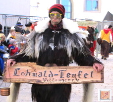 Masken Holzbildhauer schwäbisch Alemannische Fasnet Masken vom mzug aus Pfullendorf, BauFachForum, Baulexikon Wilfried Berger Masken Holzbildhauer schwäbisch Alemannische Fasnet Masken vom mzug aus Pfullendorf, BauFachForum, Baulexikon Wilfried Berger