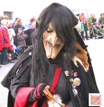 Masken Holzbildhauer schwäbisch Alemannische Fasnet Masken vom mzug aus Pfullendorf, BauFachForum, Baulexikon Wilfried Berger Masken Holzbildhauer schwäbisch Alemannische Fasnet Masken vom mzug aus Pfullendorf, BauFachForum, Baulexikon Wilfried Berger