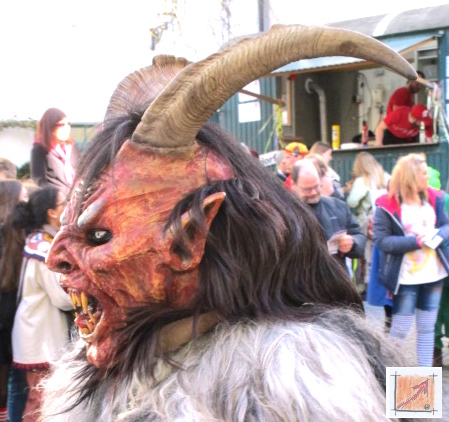 Masken Holzbildhauer schwäbisch Alemannische Fasnet Masken vom mzug aus Pfullendorf, BauFachForum, Baulexikon Wilfried Berger Masken Holzbildhauer schwäbisch Alemannische Fasnet Masken vom mzug aus Pfullendorf, BauFachForum, Baulexikon Wilfried Berger