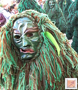 Masken Holzbildhauer schwäbisch Alemannische Fasnet Masken vom mzug aus Pfullendorf, BauFachForum, Baulexikon Wilfried Berger Masken Holzbildhauer schwäbisch Alemannische Fasnet Masken vom mzug aus Pfullendorf, BauFachForum, Baulexikon Wilfried Berger
