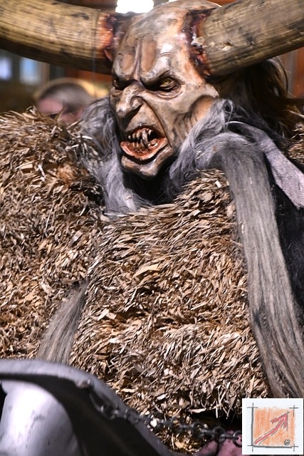 Krampus oder Krampusse in der Fasnet, eine Herausforderung für den Maskenschnitzer und Holzbildhauer. BauFachForum, Baulexikon Wilfried Berger Krampus oder Krampusse in der Fasnet, eine Herausforderung für den Maskenschnitzer und Holzbildhauer. BauFachForum, Baulexikon Wilfried Berger