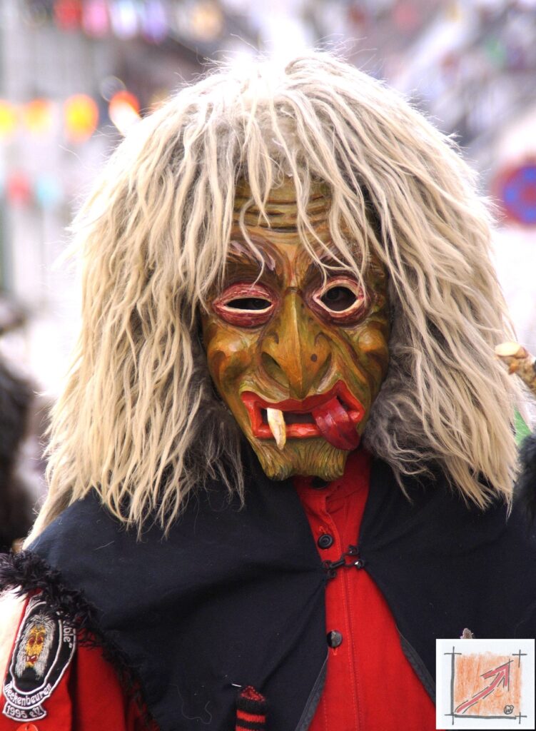 Krampus oder Krampusse in der Fasnet, eine Herausforderung für den Maskenschnitzer und Holzbildhauer. BauFachForum, Baulexikon Wilfried Berger Krampus oder Krampusse in der Fasnet, eine Herausforderung für den Maskenschnitzer und Holzbildhauer. BauFachForum, Baulexikon Wilfried Berger