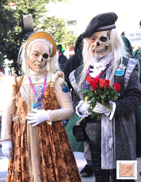 Masken Holzbildhauer Schwäbisch Alemannische Fasnet. Friedinger Schlossgeister, BauFachForum, Baulexikon Wilfried Berger Masken Holzbildhauer Schwäbisch Alemannische Fasnet. Friedinger Schlossgeister, BauFachForum, Baulexikon Wilfried Berger