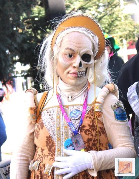 Masken Holzbildhauer Schwäbisch Alemannische Fasnet. Friedinger Schlossgeister, BauFachForum, Baulexikon Wilfried Berger Masken Holzbildhauer Schwäbisch Alemannische Fasnet. Friedinger Schlossgeister, BauFachForum, Baulexikon Wilfried Berger