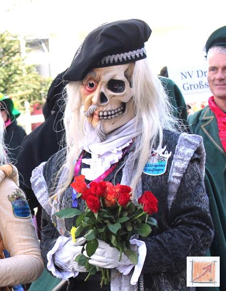 Masken Holzbildhauer Schwäbisch Alemannische Fasnet. Friedinger Schlossgeister, BauFachForum, Baulexikon Wilfried Berger Masken Holzbildhauer Schwäbisch Alemannische Fasnet. Friedinger Schlossgeister, BauFachForum, Baulexikon Wilfried Berger