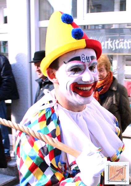 Masken Holzbildhauer schwäbisch Alemannische Fasnet Umzug, BauFachForum, Baulexikon Wilfried Berger Masken Holzbildhauer schwäbisch Alemannische Fasnet Umzug, BauFachForum, Baulexikon Wilfried Berger