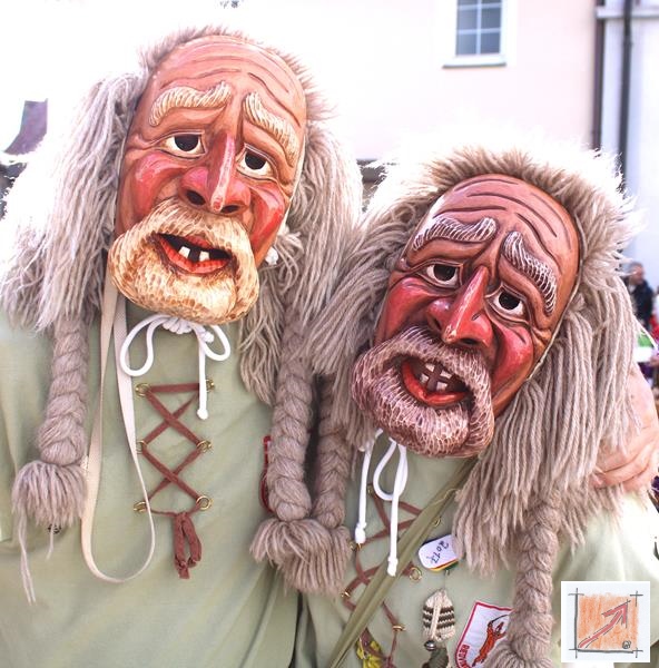Masken Holzbildhauer schwäbisch Alemannische Fasnet Umzug, BauFachForum, Baulexikon Wilfried Berger Masken Holzbildhauer schwäbisch Alemannische Fasnet Umzug, BauFachForum, Baulexikon Wilfried Berger