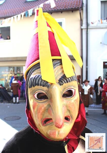 Masken Holzbildhauer schwäbisch Alemannische Fasnet Umzug, BauFachForum, Baulexikon Wilfried Berger Masken Holzbildhauer schwäbisch Alemannische Fasnet Umzug, BauFachForum, Baulexikon Wilfried Berger