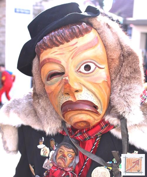 Masken Holzbildhauer schwäbisch Alemannische Fasnet Umzug, BauFachForum, Baulexikon Wilfried Berger Masken Holzbildhauer schwäbisch Alemannische Fasnet Umzug, BauFachForum, Baulexikon Wilfried Berger