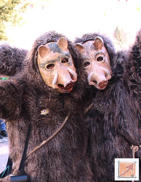 Masken Holzbildhauer Schwäbisch Alemannische Fasnet. Zizenhausener Terrakotta-Weible. BauFachForum, Baulexikon Wilfried Berger. Masken Holzbildhauer Schwäbisch Alemannische Fasnet. Zizenhausener Terrakotta-Weible. BauFachForum, Baulexikon Wilfried Berger.