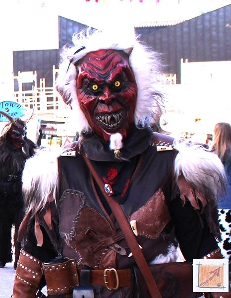 Masken Holzbildhauer Schwäbisch Alemannische Fasnet, Lohwald Teufel Villingen, BauFachForum, Baulexikon Wilfried Berger. Masken Holzbildhauer Schwäbisch Alemannische Fasnet, Lohwald Teufel Villingen, BauFachForum, Baulexikon Wilfried Berger.