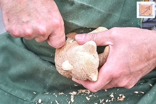 Masken Holzbildhauer Schwäbisch Alemannische Fasnet, Holzkunst Leben vom Holzbildhauer, BauFachForum, Baulexikon Wilfried Berger Masken Holzbildhauer Schwäbisch Alemannische Fasnet, Holzkunst Leben vom Holzbildhauer, BauFachForum, Baulexikon Wilfried Berger