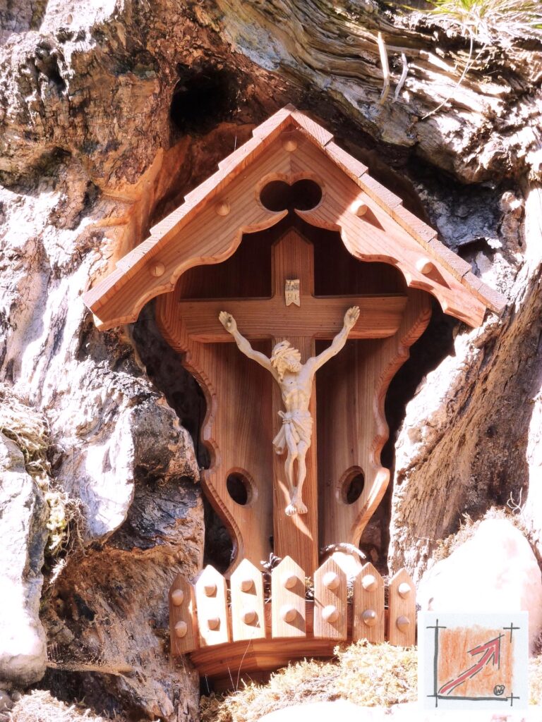 Masken Holzbildhauer Schwäbisch Alemannische Fasnet, sakrale Kunst vom Holzbildhauer, BauFachForum, Baulexikon Wilfried Berger Masken Holzbildhauer Schwäbisch Alemannische Fasnet, sakrale Kunst vom Holzbildhauer, BauFachForum, Baulexikon Wilfried Berger