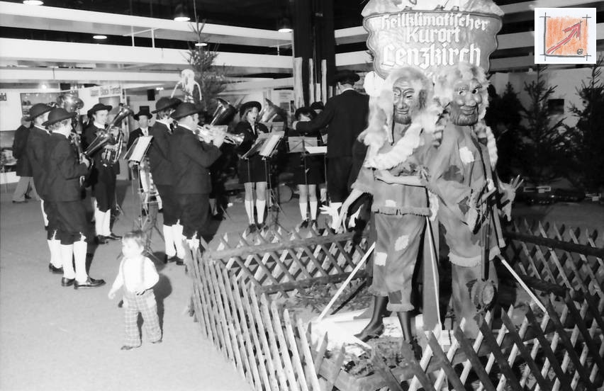 Masken Holzbildhauer Schwäbisch Alemannische Fasnet, Basler Historie der Fasnet, BauFachForum, Baulexikon Wilfried Berger Masken Holzbildhauer Schwäbisch Alemannische Fasnet, Basler Historie der Fasnet, BauFachForum, Baulexikon Wilfried Berger