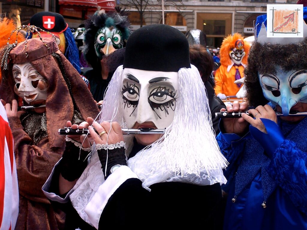 Masken Holzbildhauer Schwäbisch Alemannische Fasnet, Basler Papiermaché Larven, BauFachForum, Baulexikon Wilfried Berger Masken Holzbildhauer Schwäbisch Alemannische Fasnet, Basler Papiermaché Larven, BauFachForum, Baulexikon Wilfried Berger