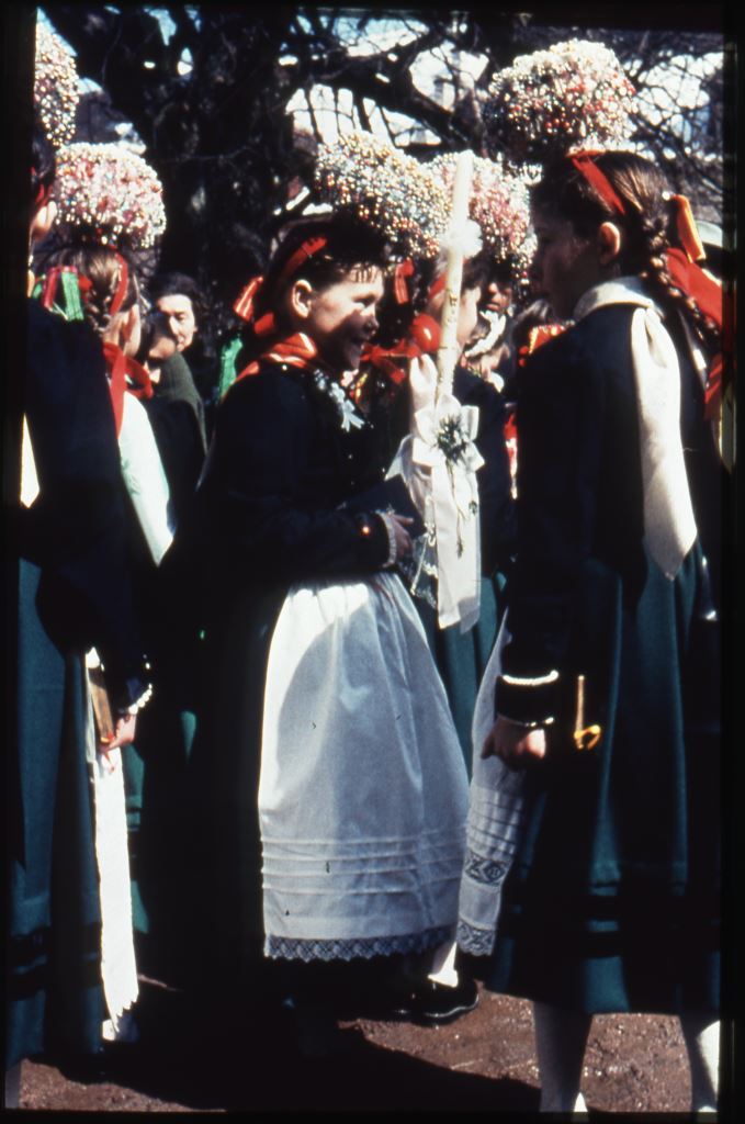 Schönpertenkappen aus dem Schwarzwald als Heiratstracht. BauFachForum, Baulexikon Wilfried Berger