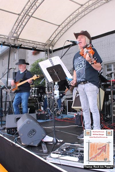 Peter Witzig der Bandleader, die Treibende Kraft von Knapp ein Jahr
