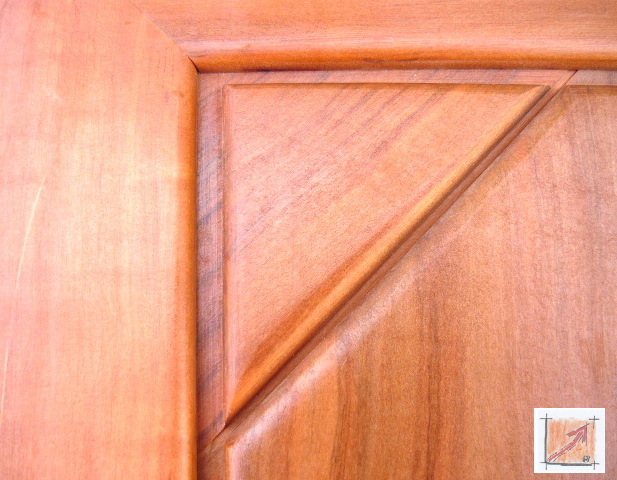 Füllungen, Rahmenbau: In den Holztechniken können im Rahmenbau auch die Formgebungen der Kanten in der Grundlage von Fasen, Rundungen und entsprechenden Konstruktionsfugen zum Desigen führen ohne die funktionierende Statik anzugreifen. 