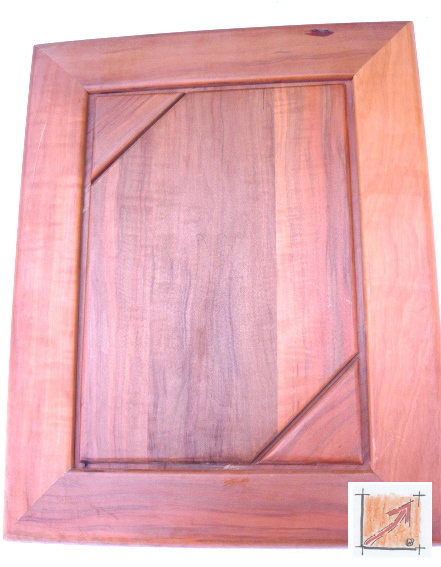 Füllungen, Rahmenbau: Bei einer massiven Holzfüllung des Rahmens sind wir allerdings noch mit den sach- und fachgerechten Verarbeiung von Massivholz konfrontiert um das Schwinden und Quellen von Holz Rissfrei zu verhindern.